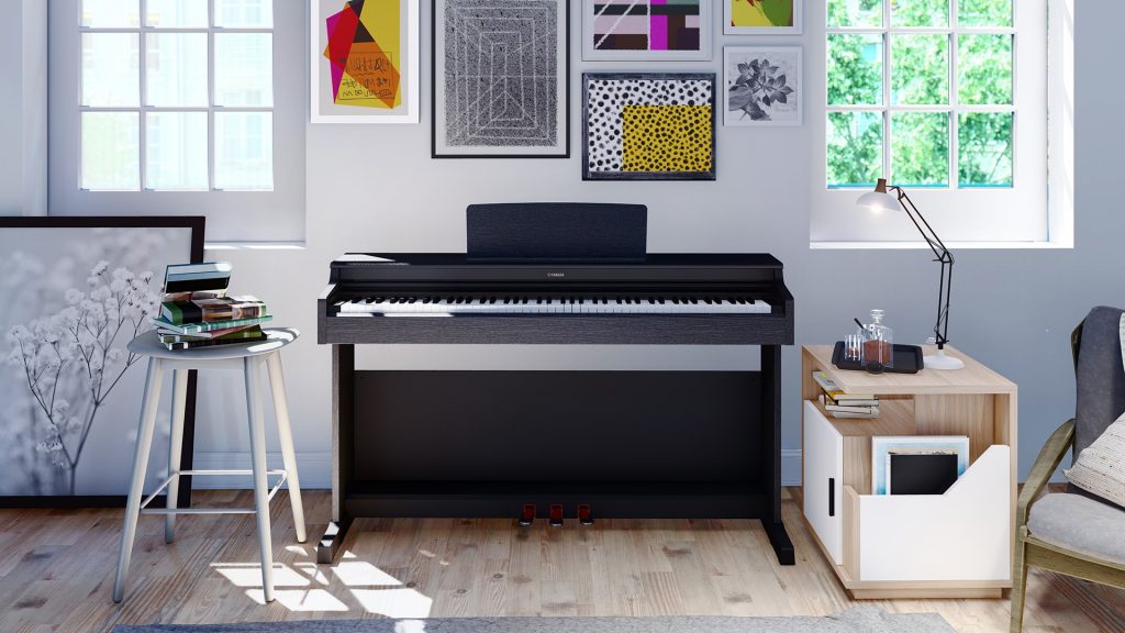 photo d'un piano numérique dans un salon